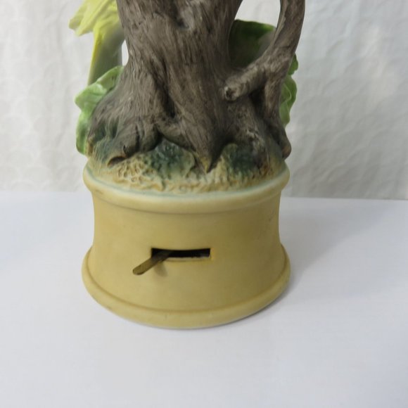 Vintage Bisque Porcelain Yellow Birds Music Box Figurine Made in Japan Working - Picture 8 of 10
